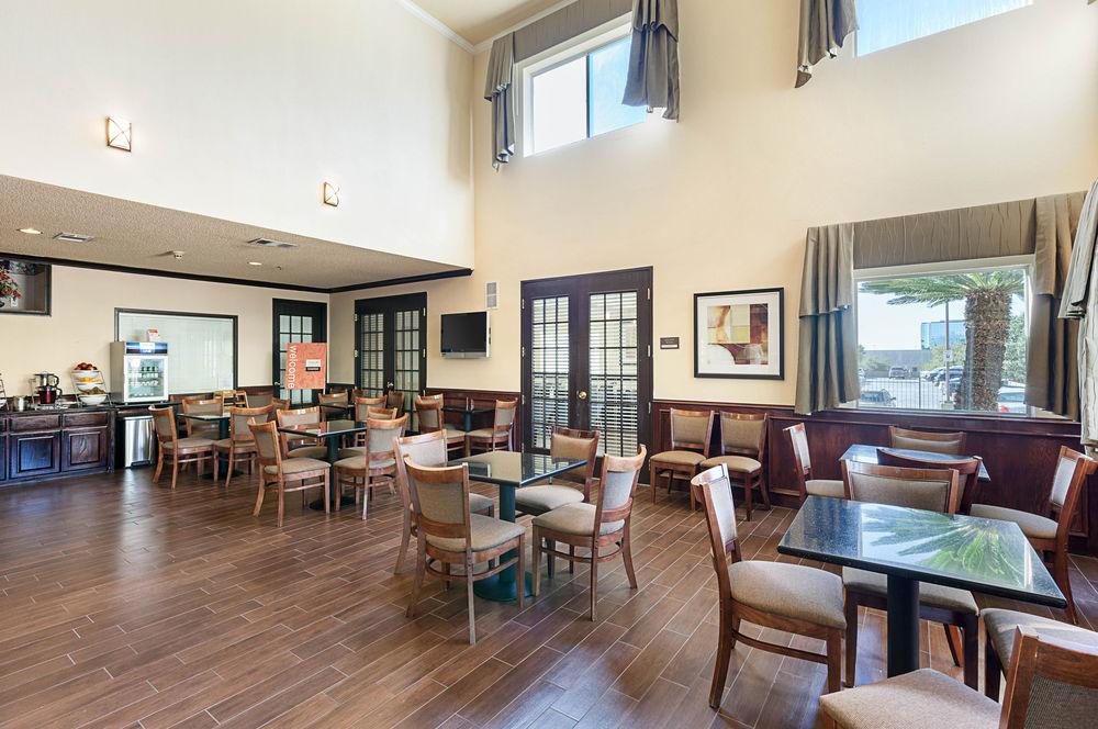 Comfort Suites San Antonio Airport North מראה חיצוני תמונה